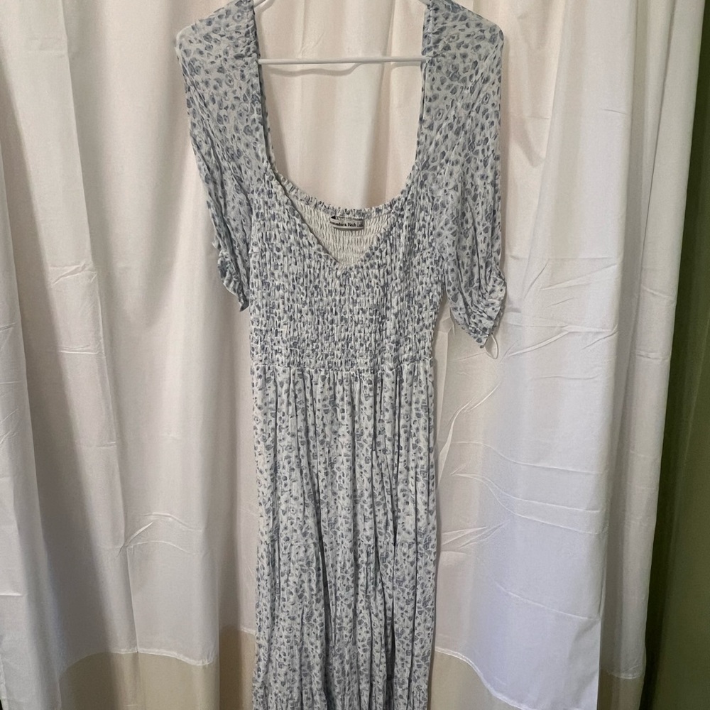 Abercrombie Light Blue Floral Midi Dress size LT